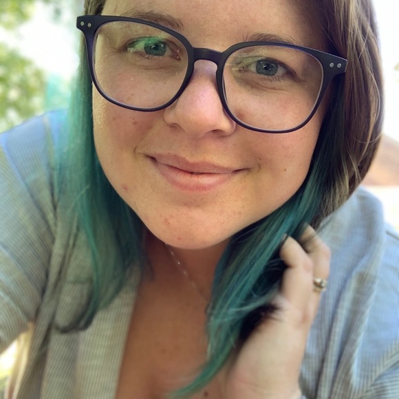 Meet your Posher, Lacey - Picture 6 of 6